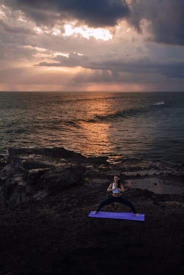 Dimagrire E Tonificare Con Lo Yoga 15 i segreti per raggiungere il tuo obiettivo in modo naturale