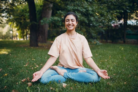 Yoga Nidra Significato 9 Scopri il profondo significato di Yoga Nidra attraverso una pratica meditativa e rilassante