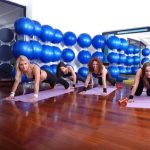 10 posizioni yoga uomo per migliorare flessibilità e forza fisica