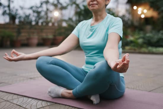 Yoga Essential Abbigliamento 1 Scopri i migliori capi di abbigliamento per la pratica dello yoga essenziale