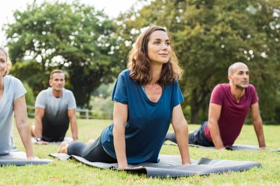 Fare La L Nello Yoga 1 Impara a fare la L nell yoga con pazienza e respirazione consapevole