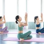 Acquista l'abbigliamento Yoga Abbi per una pratica confortevole ed elegante