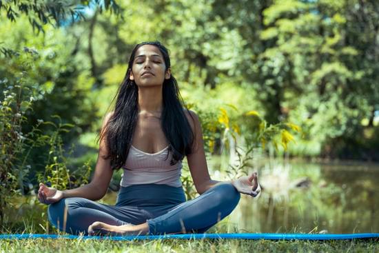 Pratica Dello Yoga 7 Benefici fisici e mentali della pratica dello yoga per il benessere di corpo e mente